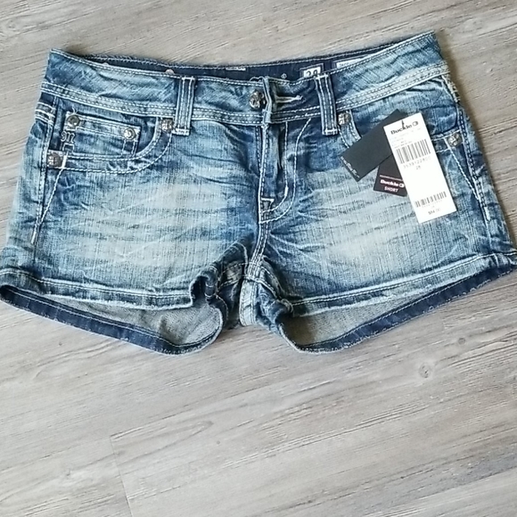 Miss Me Jean Shorts - Picture 2 of 4